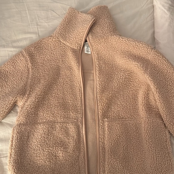 H&M brand new teddy jacquets (never worn) - Picture 3 of 3